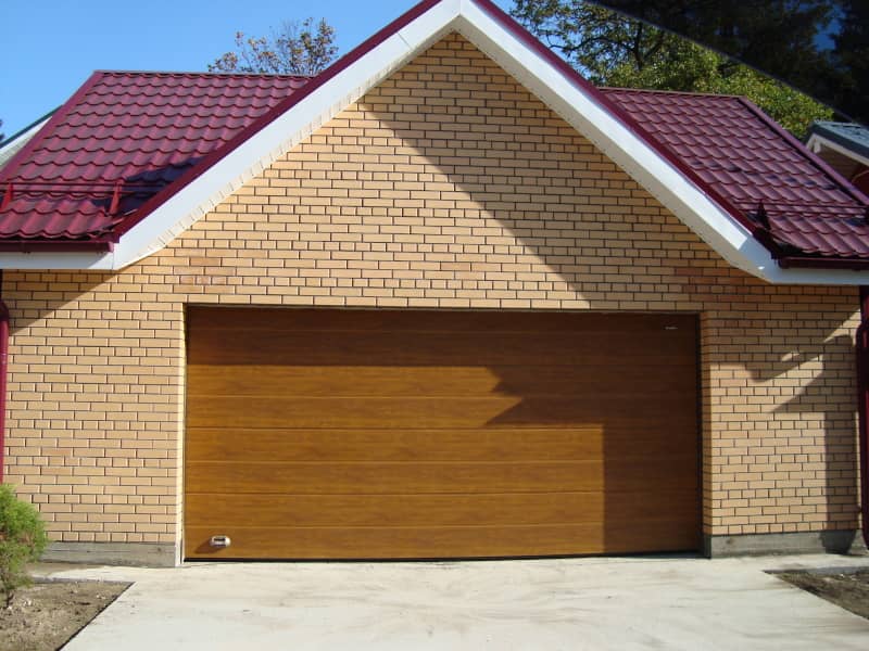 Секционные ворота DoorHan в Пскове с установкой