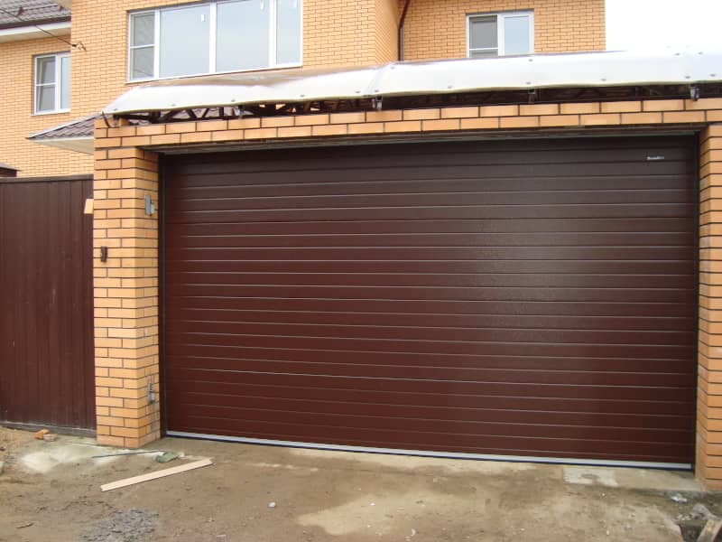 Секционные ворота DoorHan в Пскове с установкой