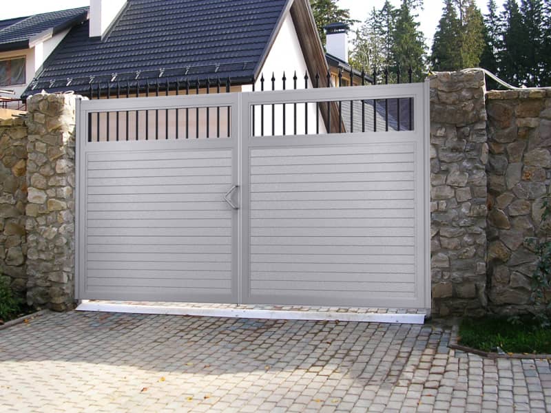 Уличные ворота DoorHan в Пскове с установкой