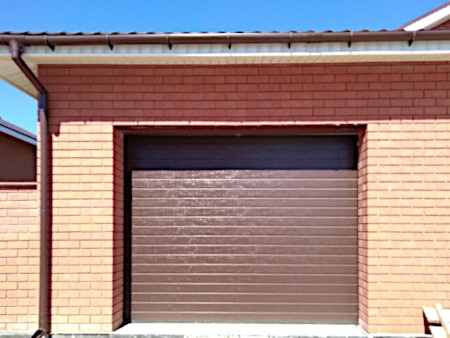 Алюминиевые гаражные ворота RSD01LUX 2500x2200 в Пскове